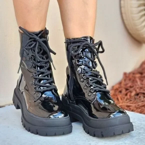 Women's Combat Lace Up Ankle Block Heeled Boots Black Color - Picture 1 of 6